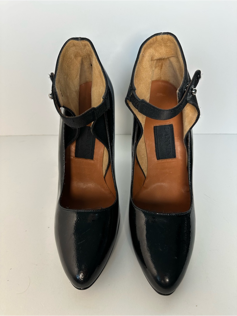 Vero Cuoio Black Patent Mary Jane Heels